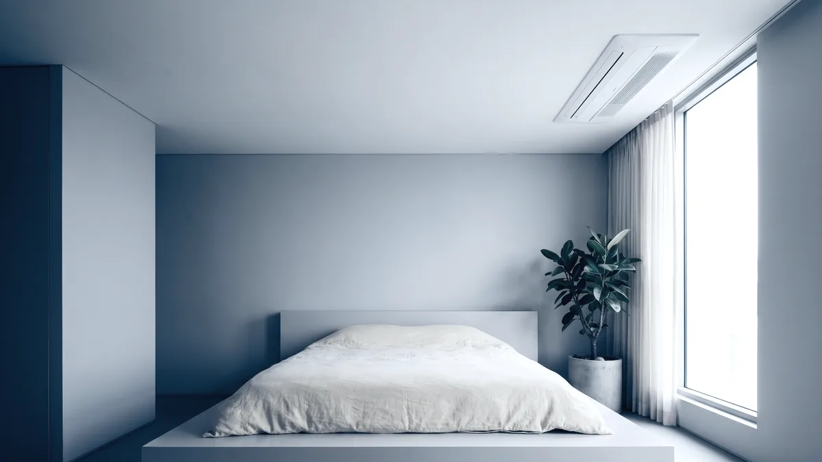 Ruhiges Schlafzimmer mit Tageslicht